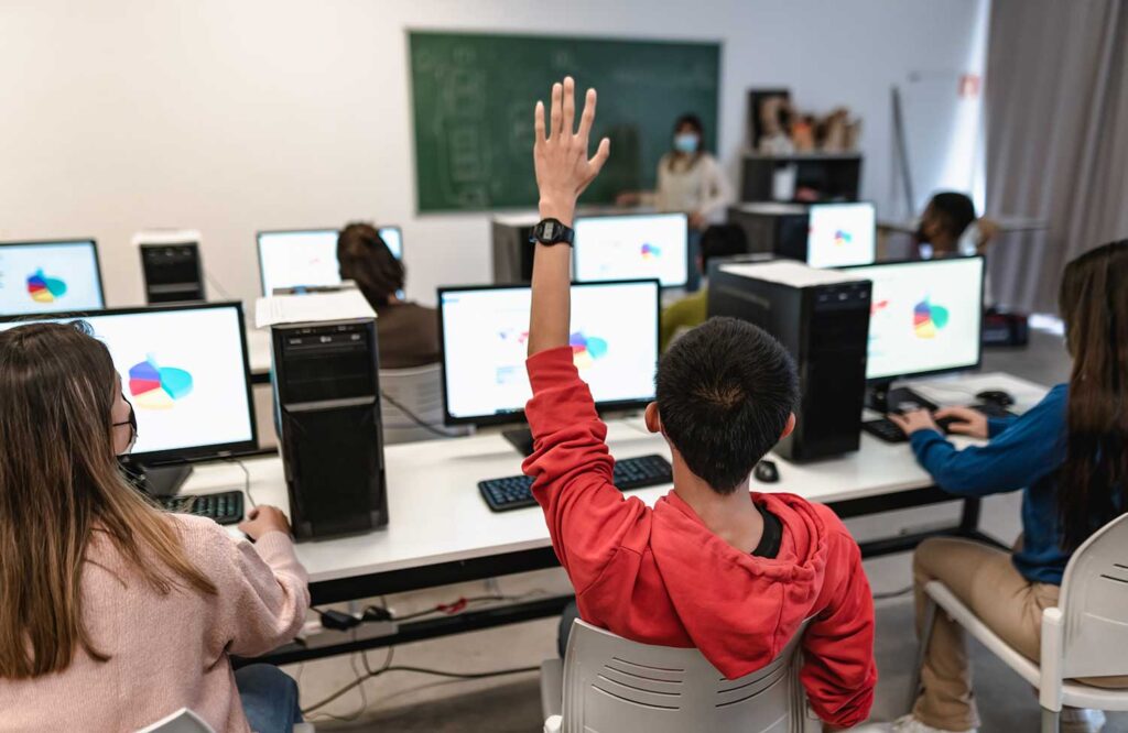 young-students-listening-a-lesson-in-high-school-w-2024-11-27-11-21-40-utc-1024x666
